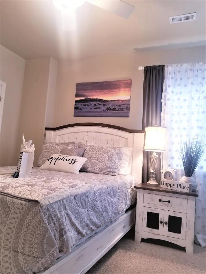 Peak Valley Manor, A Modern Country house Colorado Springs